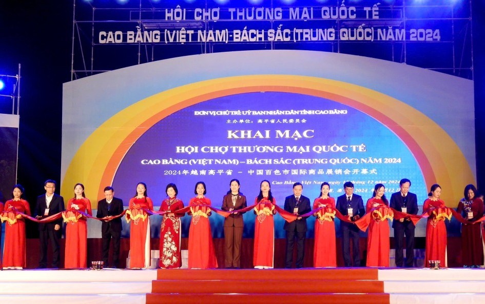 CHÀO MỪNG “HỘI CHỢ QUỐC TẾ CAO BẰNG ( VIỆT NAM)– BÁCH SẮC ( TRUNG QUỐC) NĂM 2024”