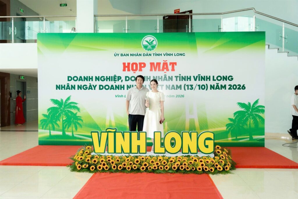 Phông nền Họp mặt doanh nghiệp, doanh nhân tỉnh Vĩnh Long nhân Ngày Doanh nhân Việt Nam 13/10/2026